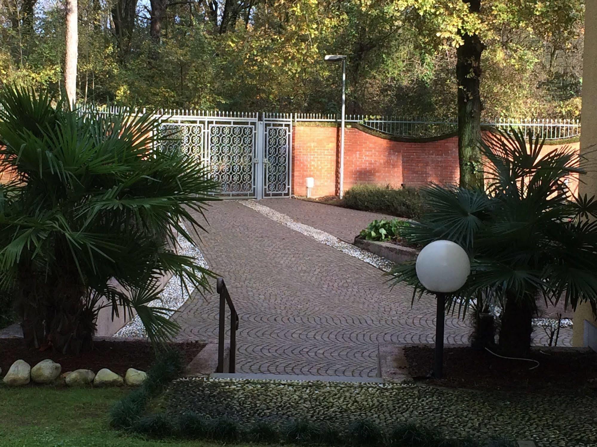 Bed&Garden Bed & Breakfast Cesate Dış mekan fotoğraf